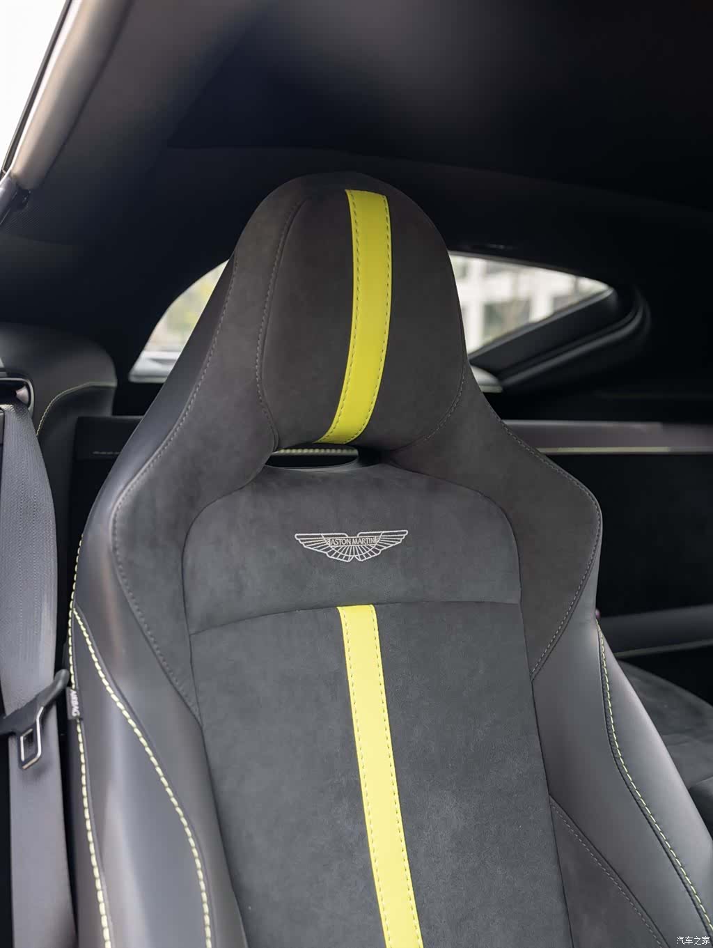 Aston Martin Vantage, 2022 18