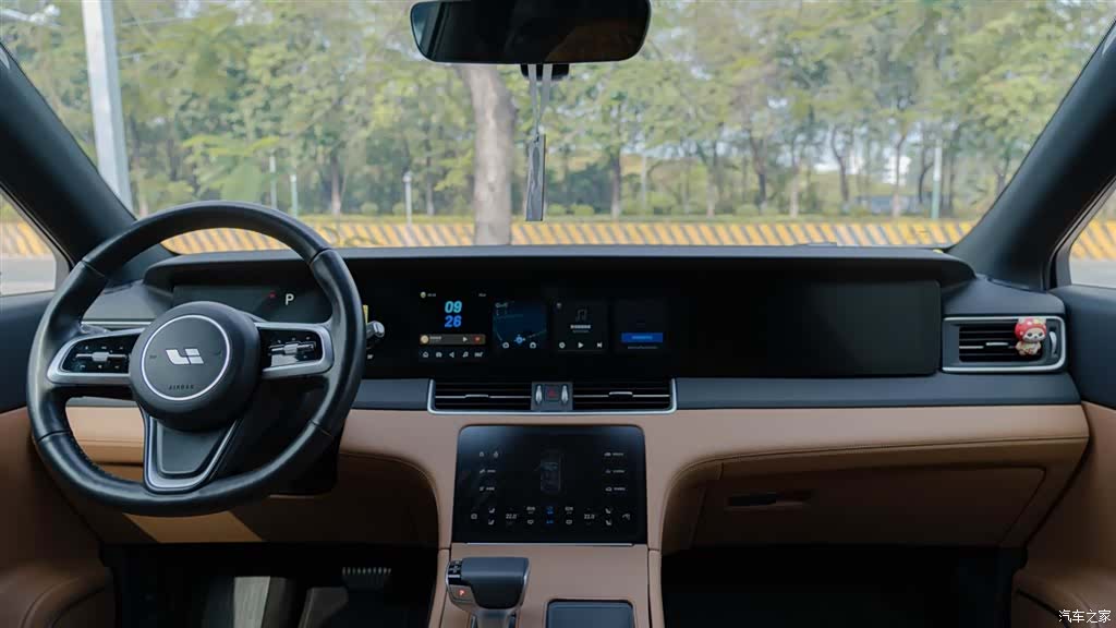 Li Auto ONE, 2023 7