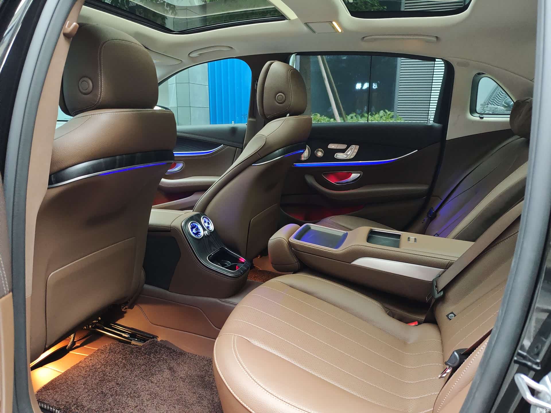Mercedes-Benz E-Class, 2021 11