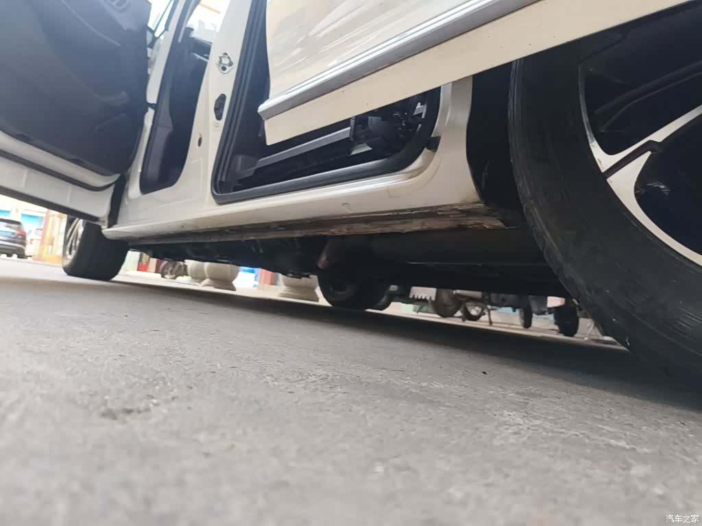 Roewe iMAX8, 2024 22