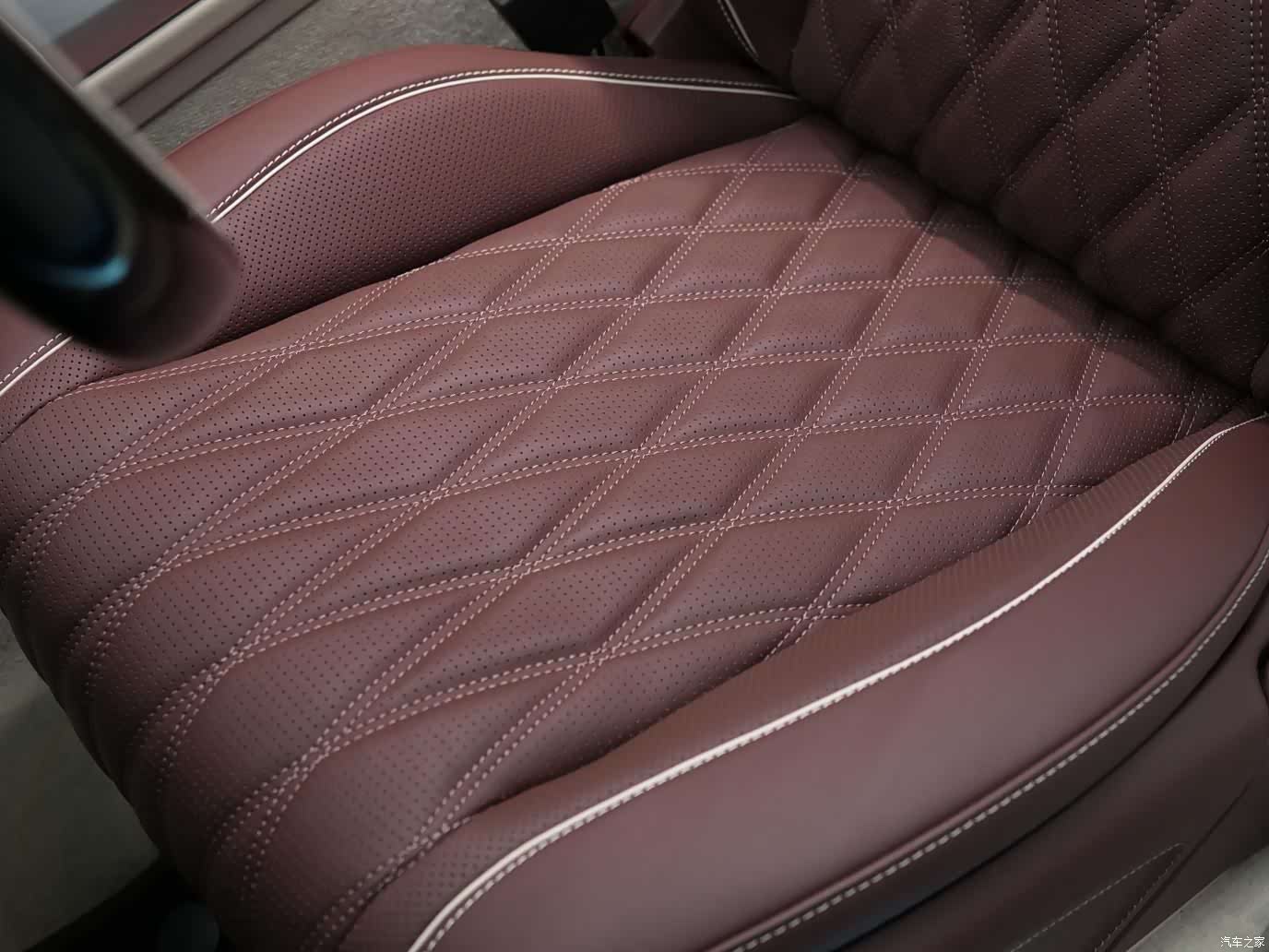 Maybach GLS, 2024 15