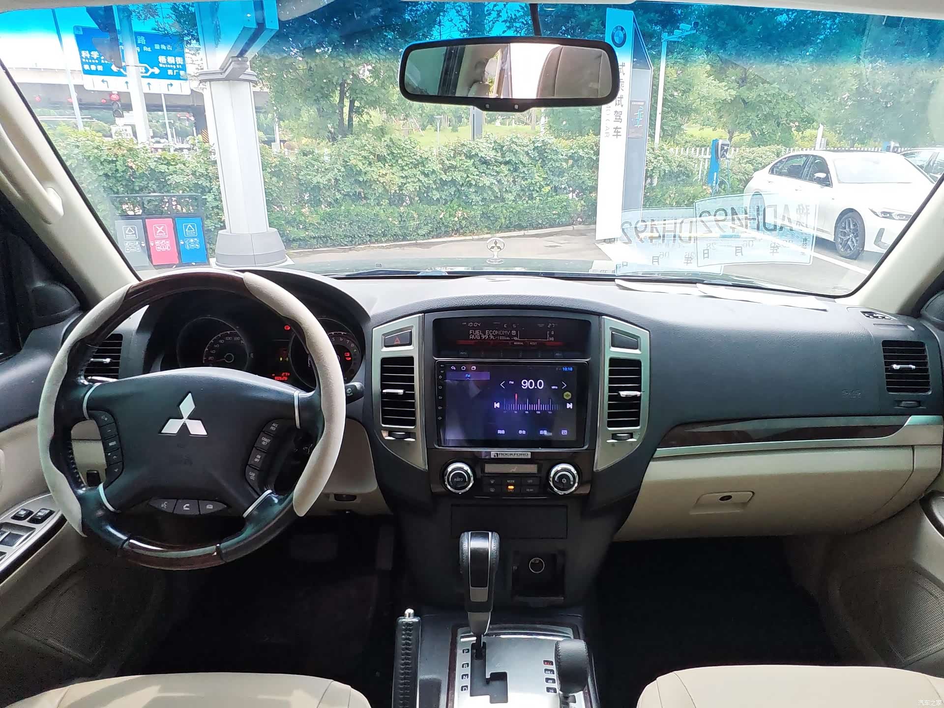 Mitsubishi Pajero, 2019 11