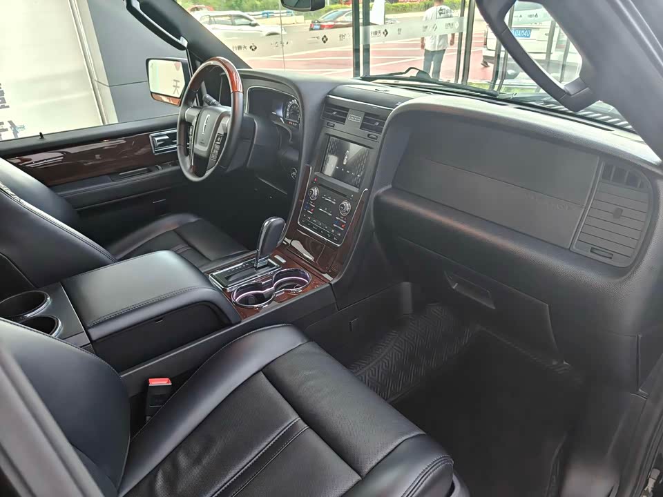 Lincoln Navigator