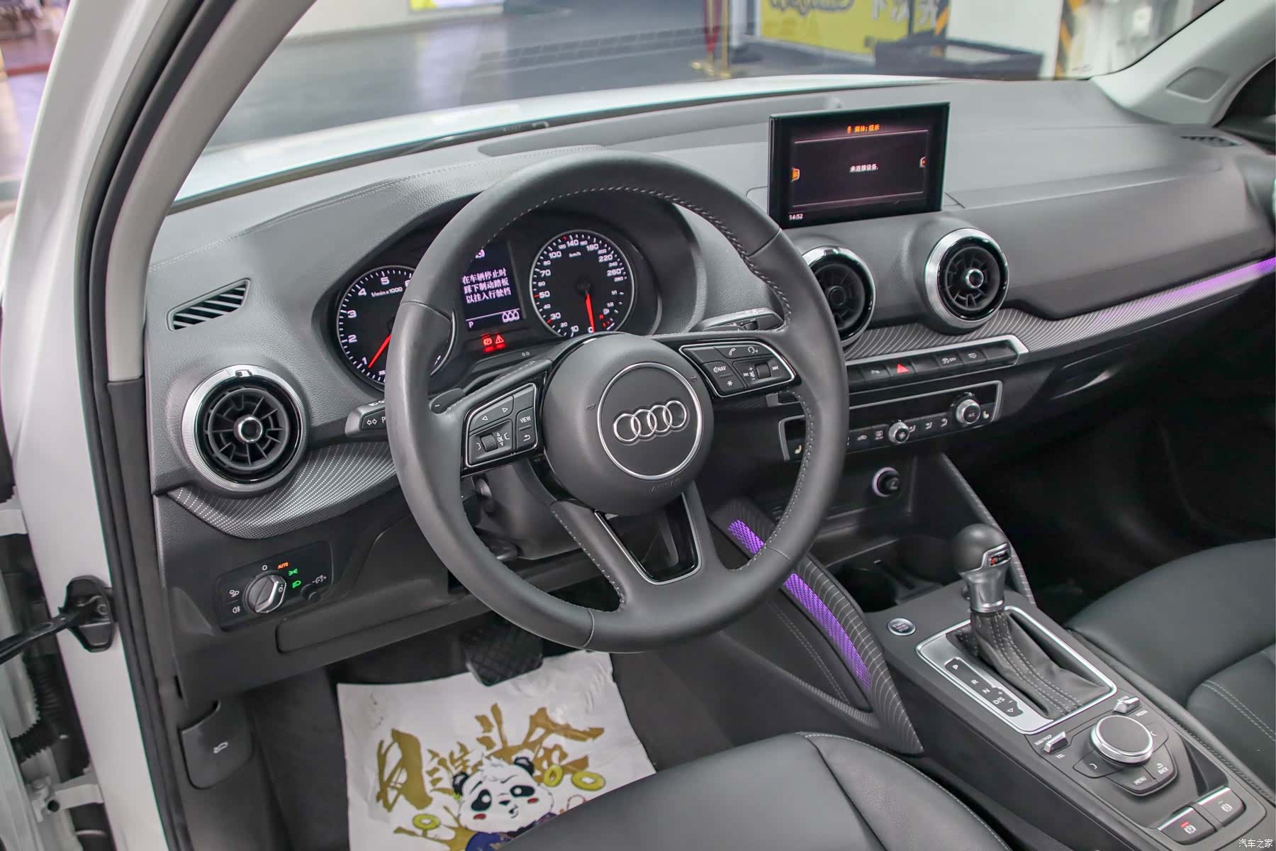 Audi Q2L, 2022 все фото