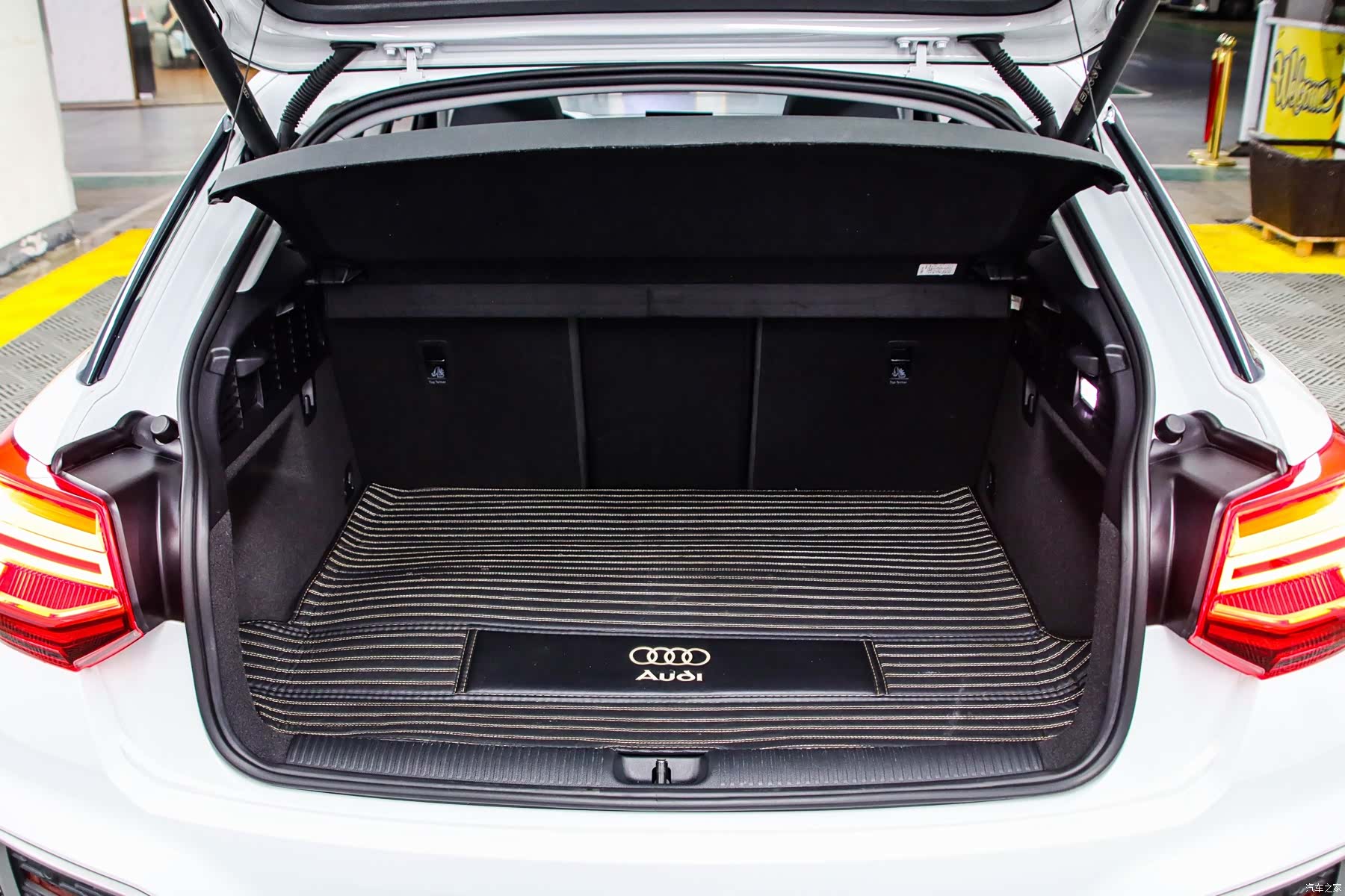 Audi Q2L, 2022 17