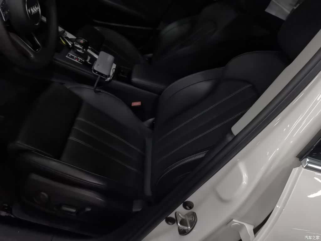 Audi A4L, 2021 15