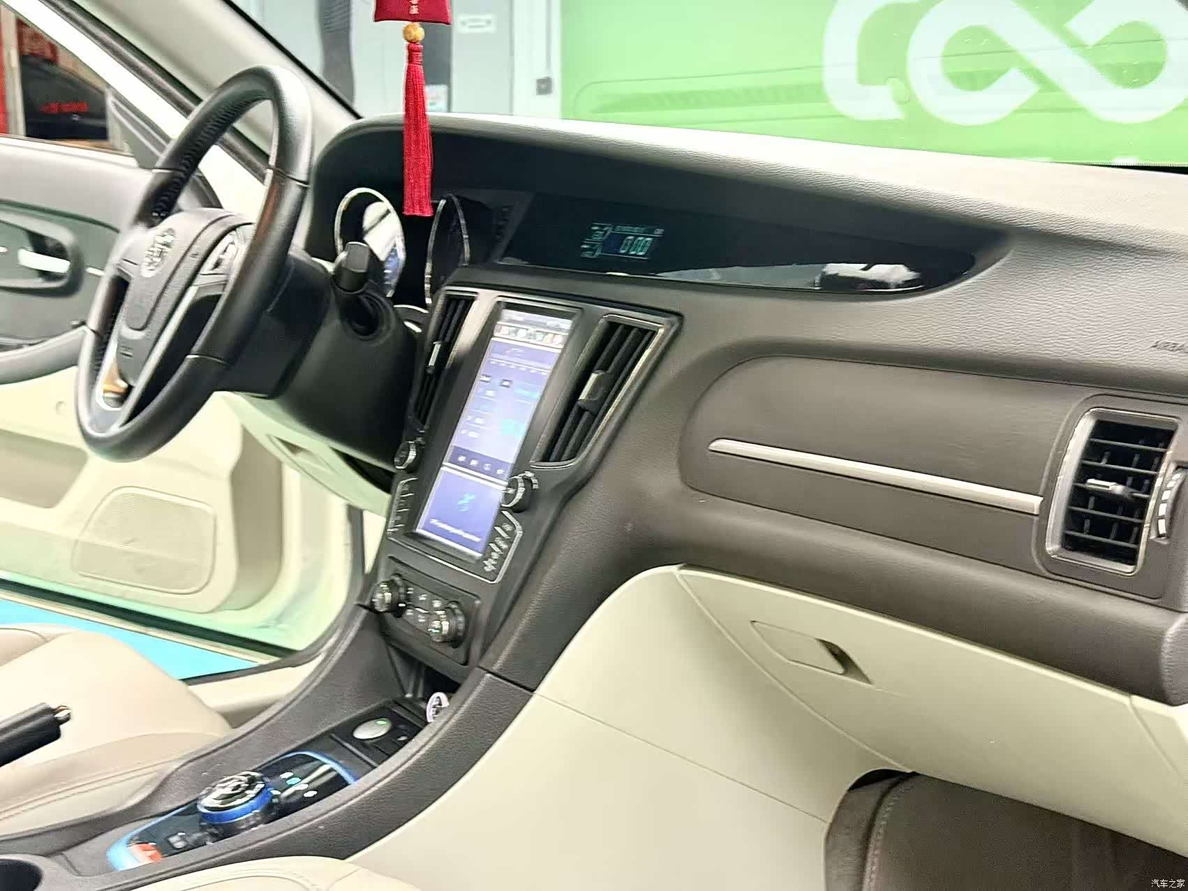 BAIC EU260, 2016 9