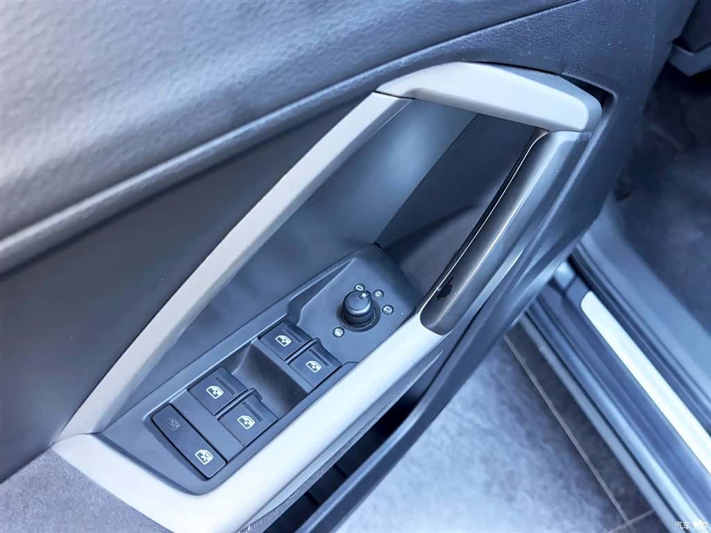 Audi Q3, 2023 11