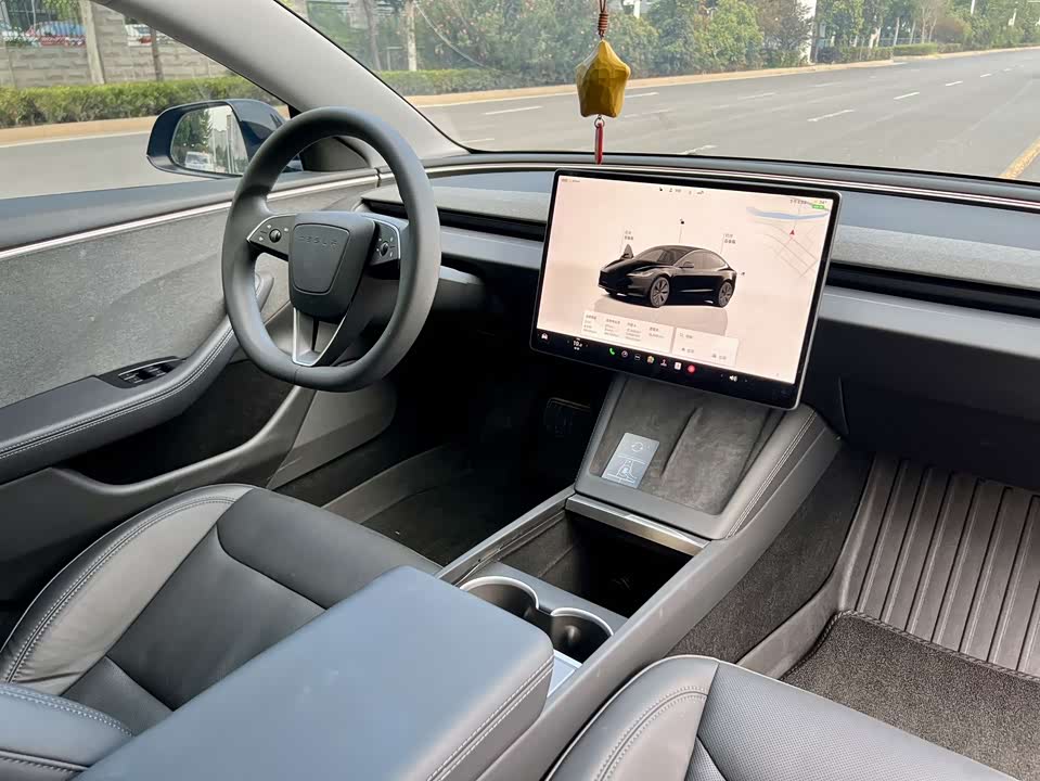 Tesla Model 3 Tesla Model 3