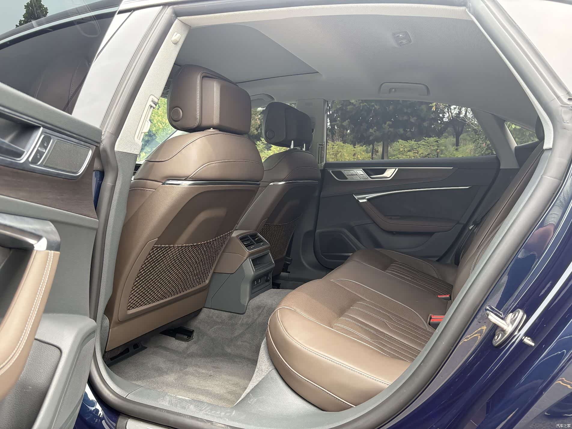 Audi A7L, 2023 9