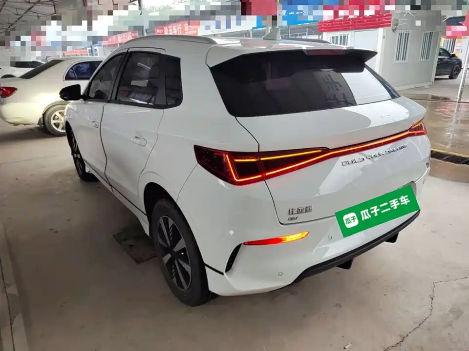 BYD e2