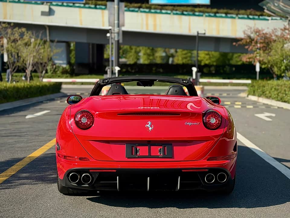 Ferrari California T