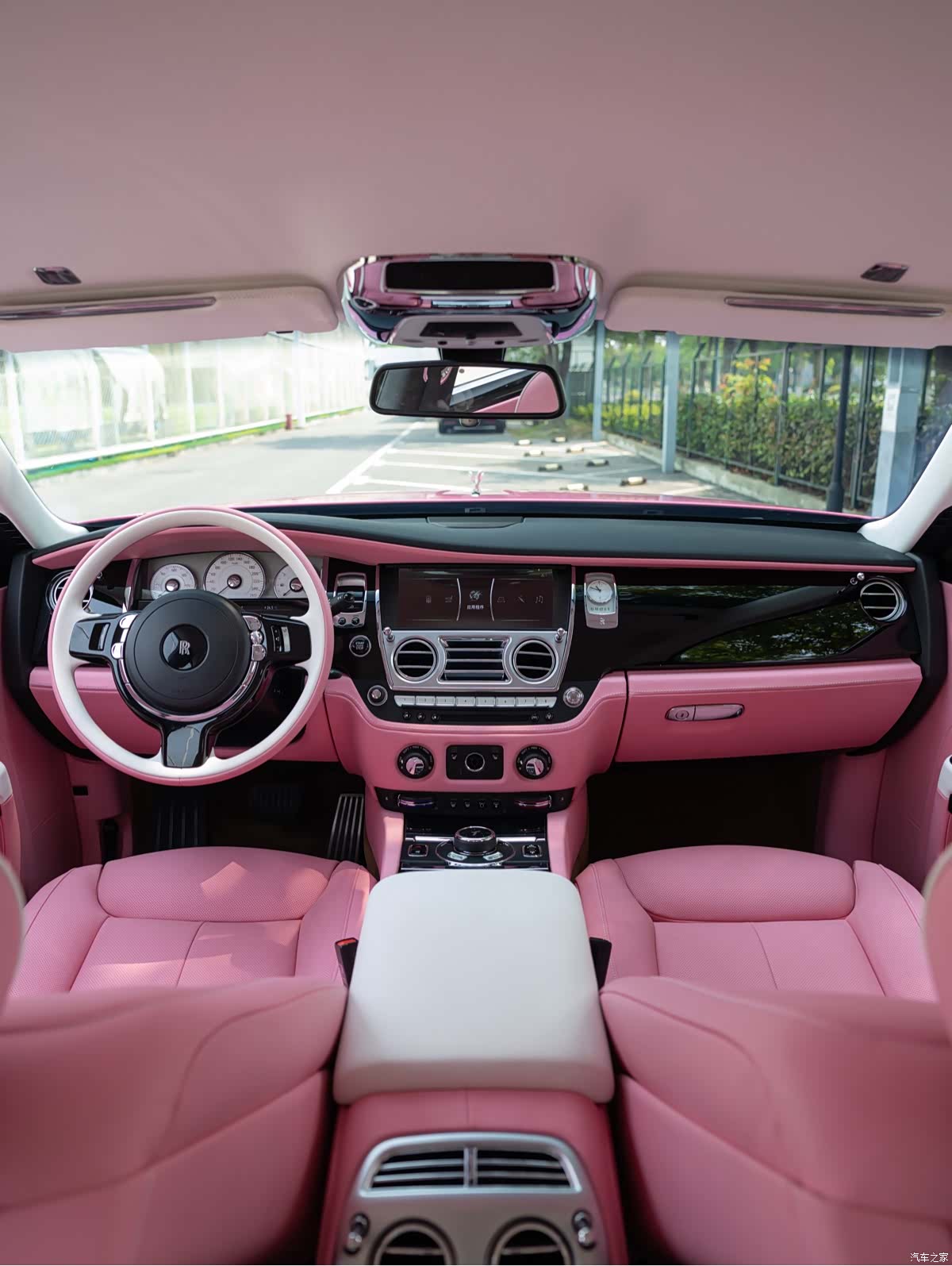 Rolls-Royce Ghost, 2018 11