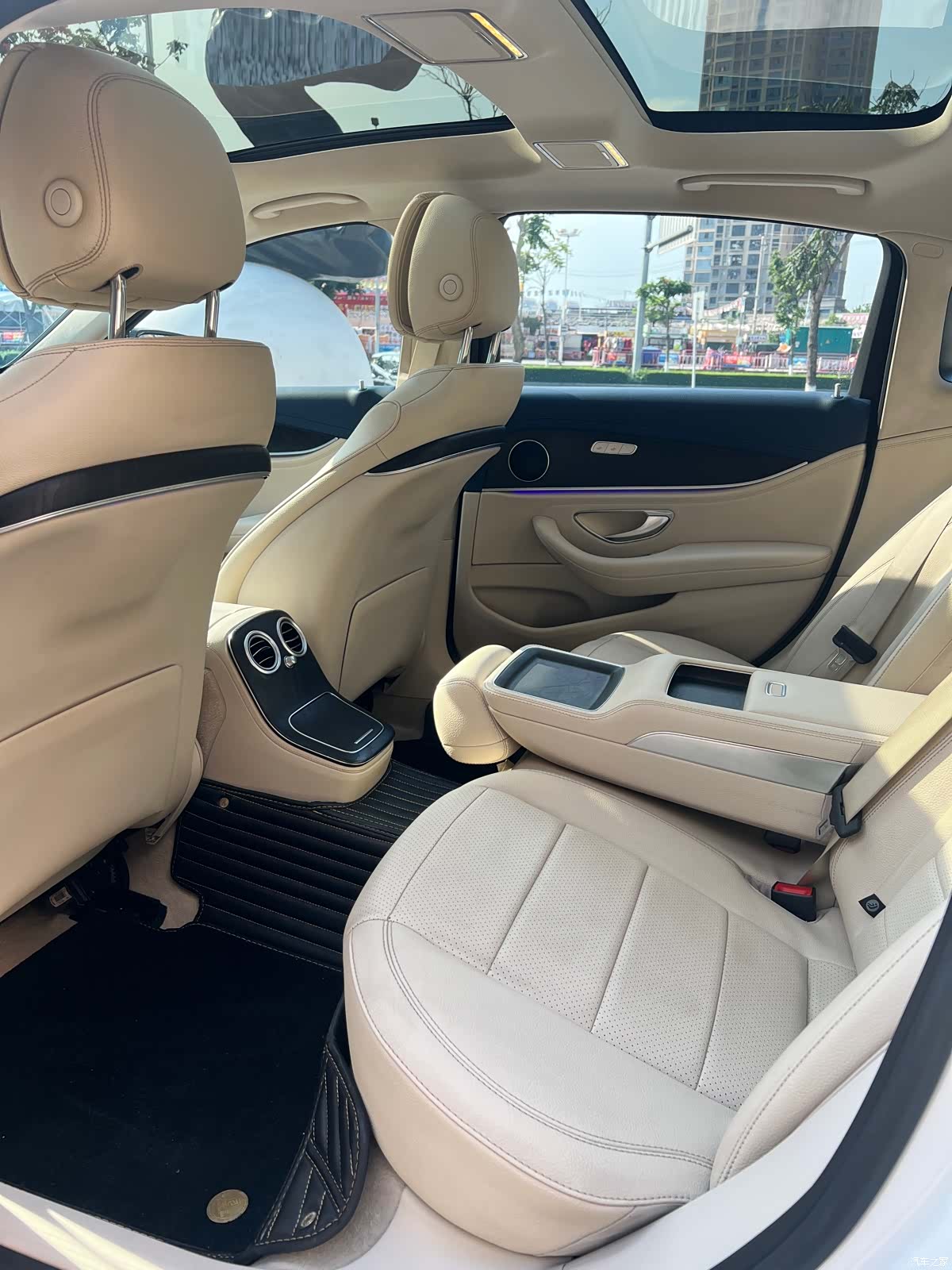 Mercedes-Benz E-Class, 2022 6