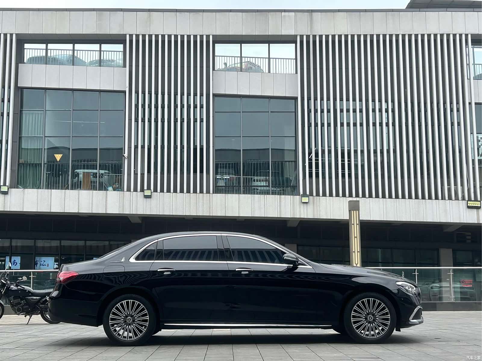 Mercedes-Benz E-Class, 2023 18