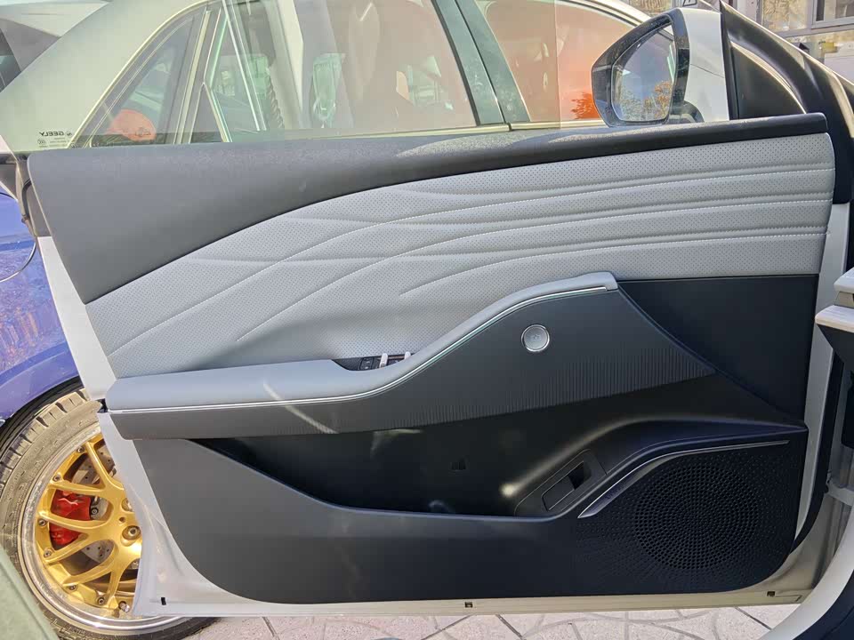 Geely Galaxy Galaxy E8