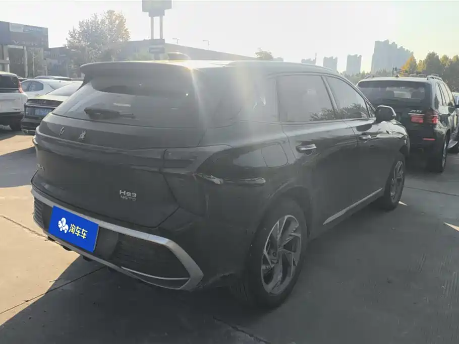 Hongqi HS3