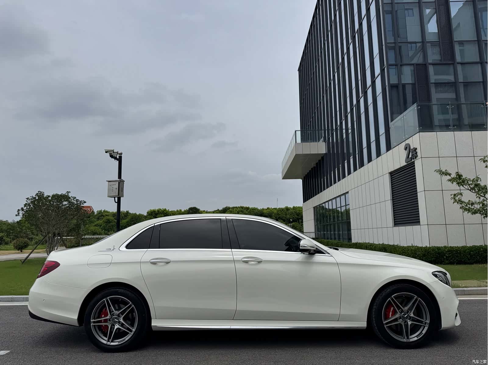 Mercedes-Benz E-Class, 2019 34