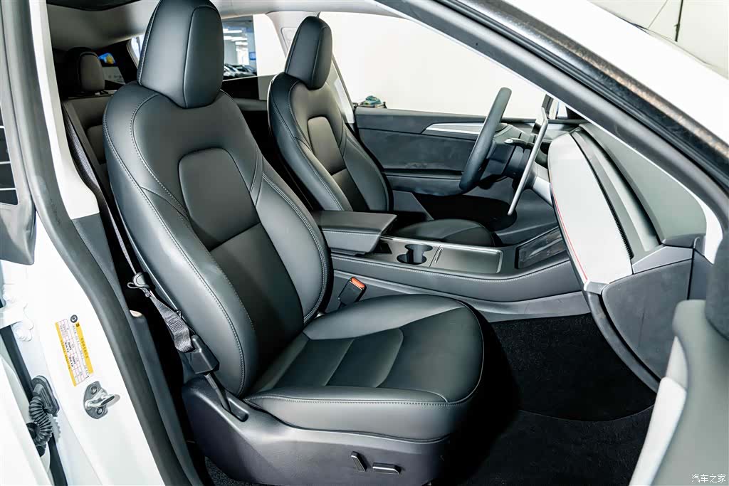 Tesla Model Y, 2024 21