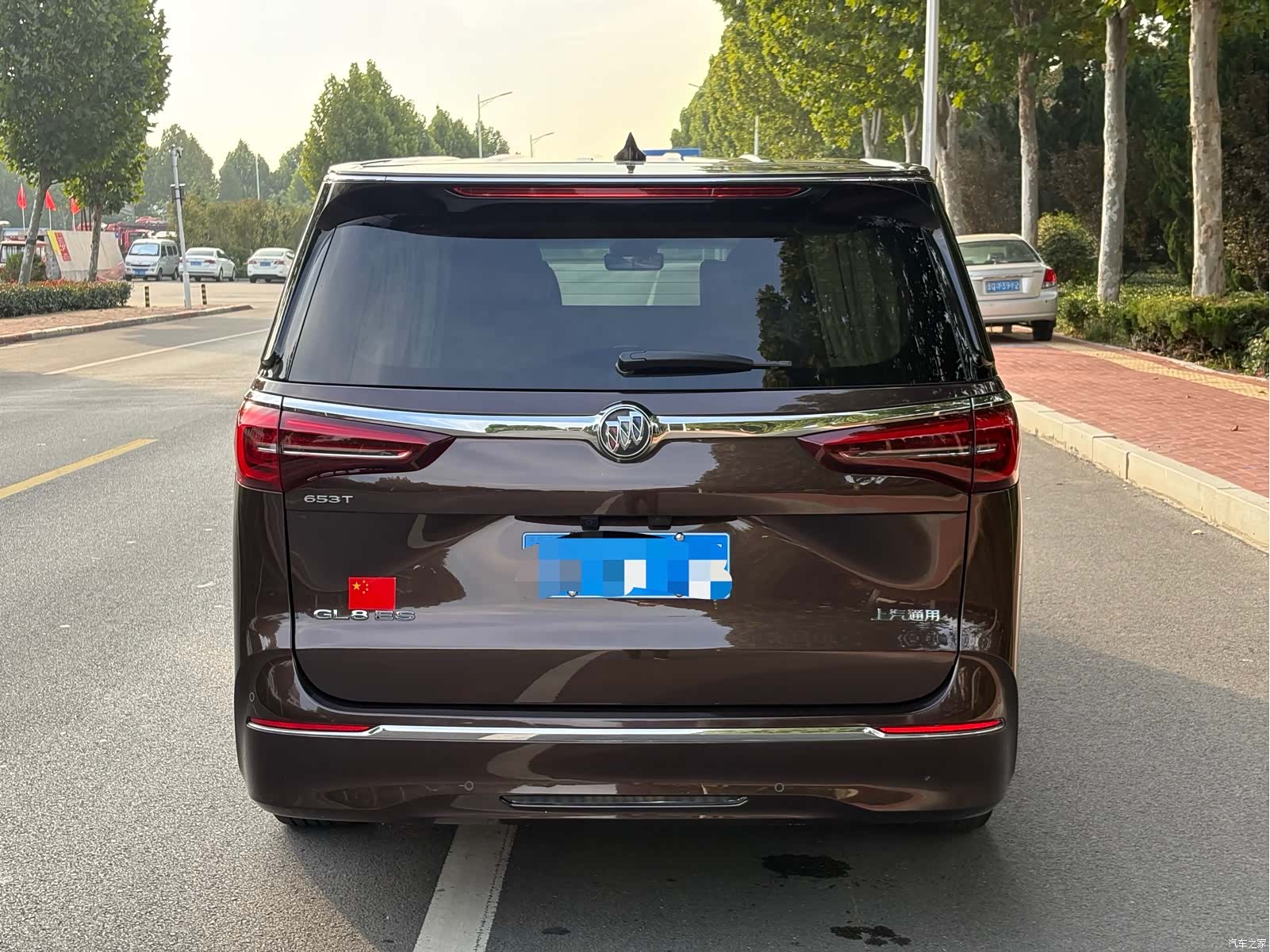 Buick GL8, 2021 3