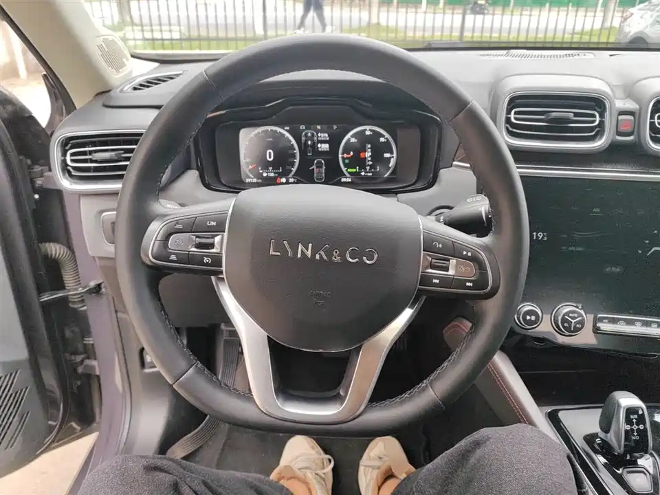 Lynk & Co 02 New energy