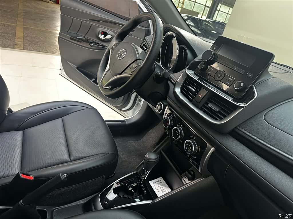 Toyota YARiS L, 2022 10