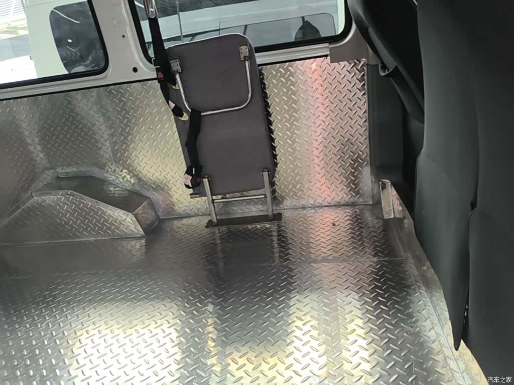 Maxus V80, 2024 17