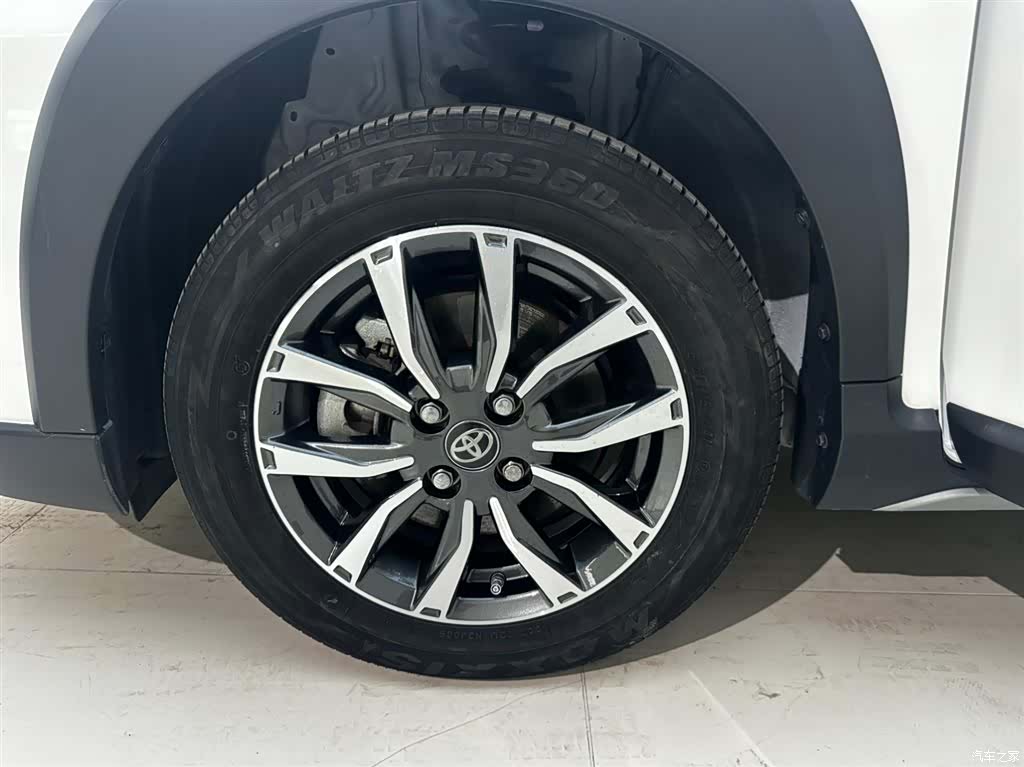 Toyota YARiS L, 2022 21