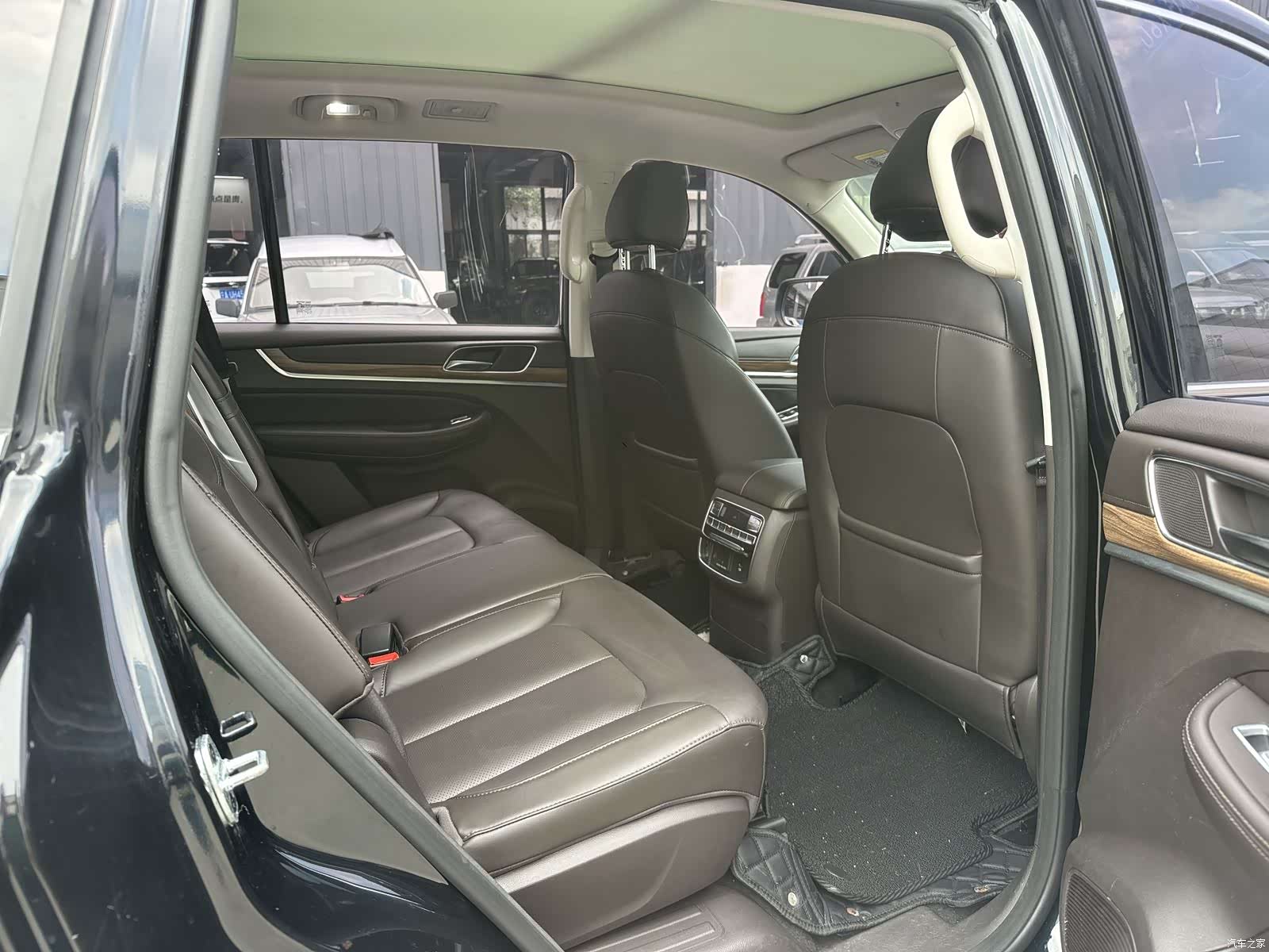 Roewe RX8, 2018 все фото