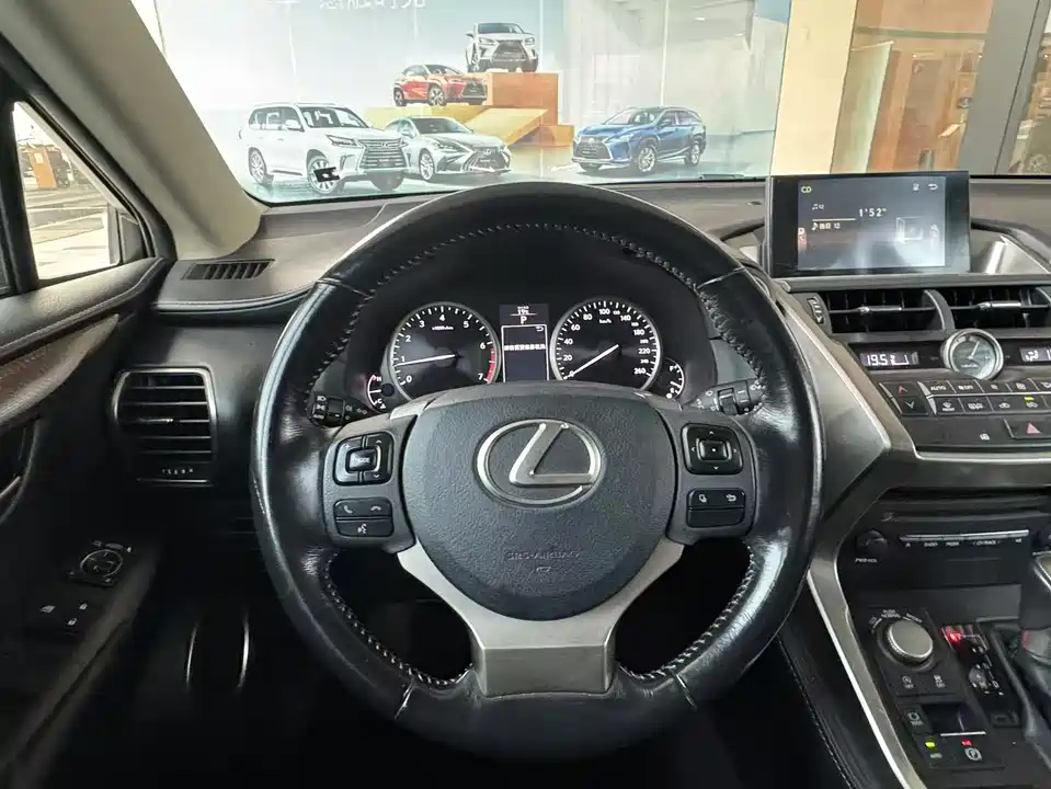Lexus NX