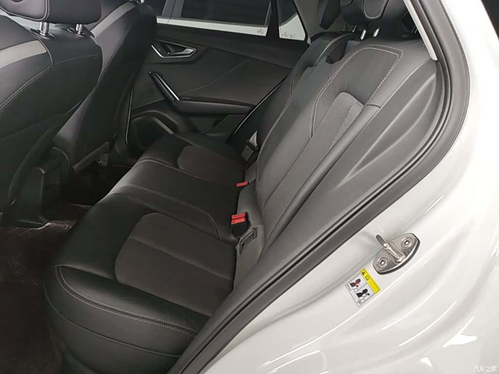 Audi Q2L, 2021 17