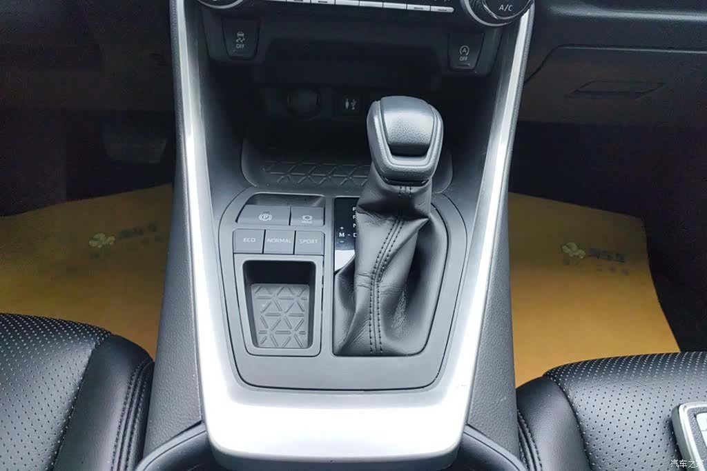 Toyota RAV4, 2021 16