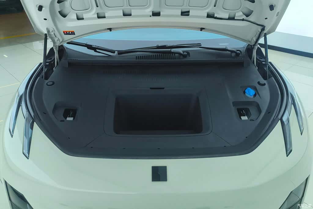 Lynk & Co 02, 2025 10