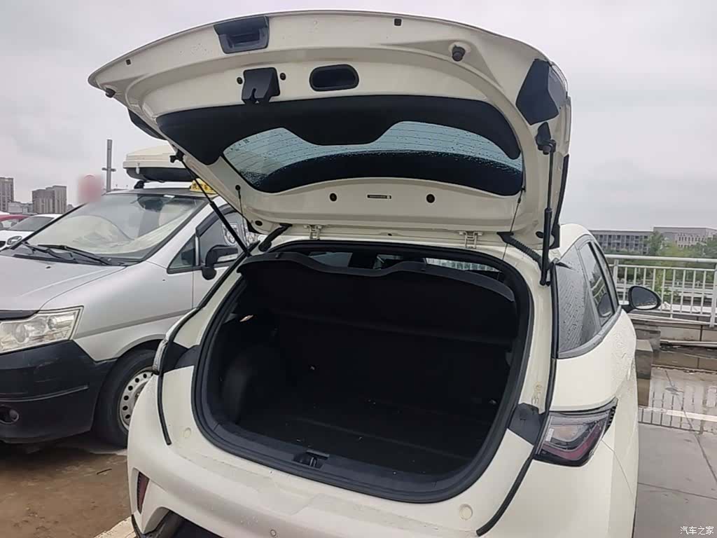 BYD Dolphin, 2023 19
