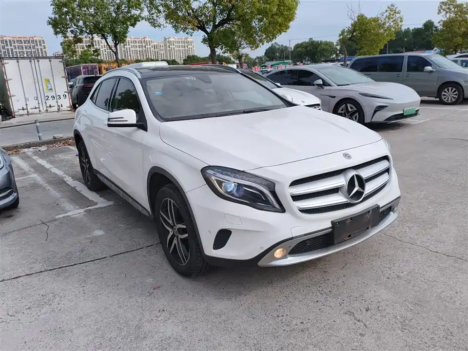 Mercedes-Benz GLA