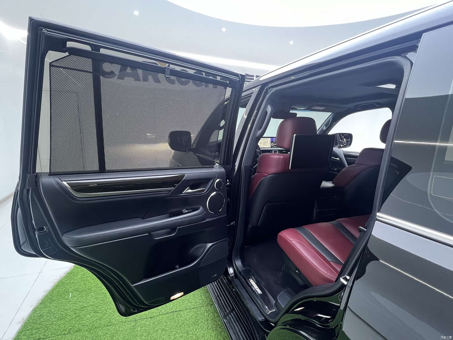 Lexus LX, 2019 27
