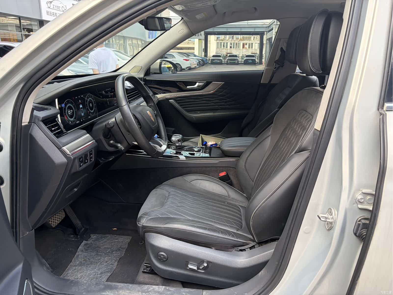 Hongqi HS5, 2021 11