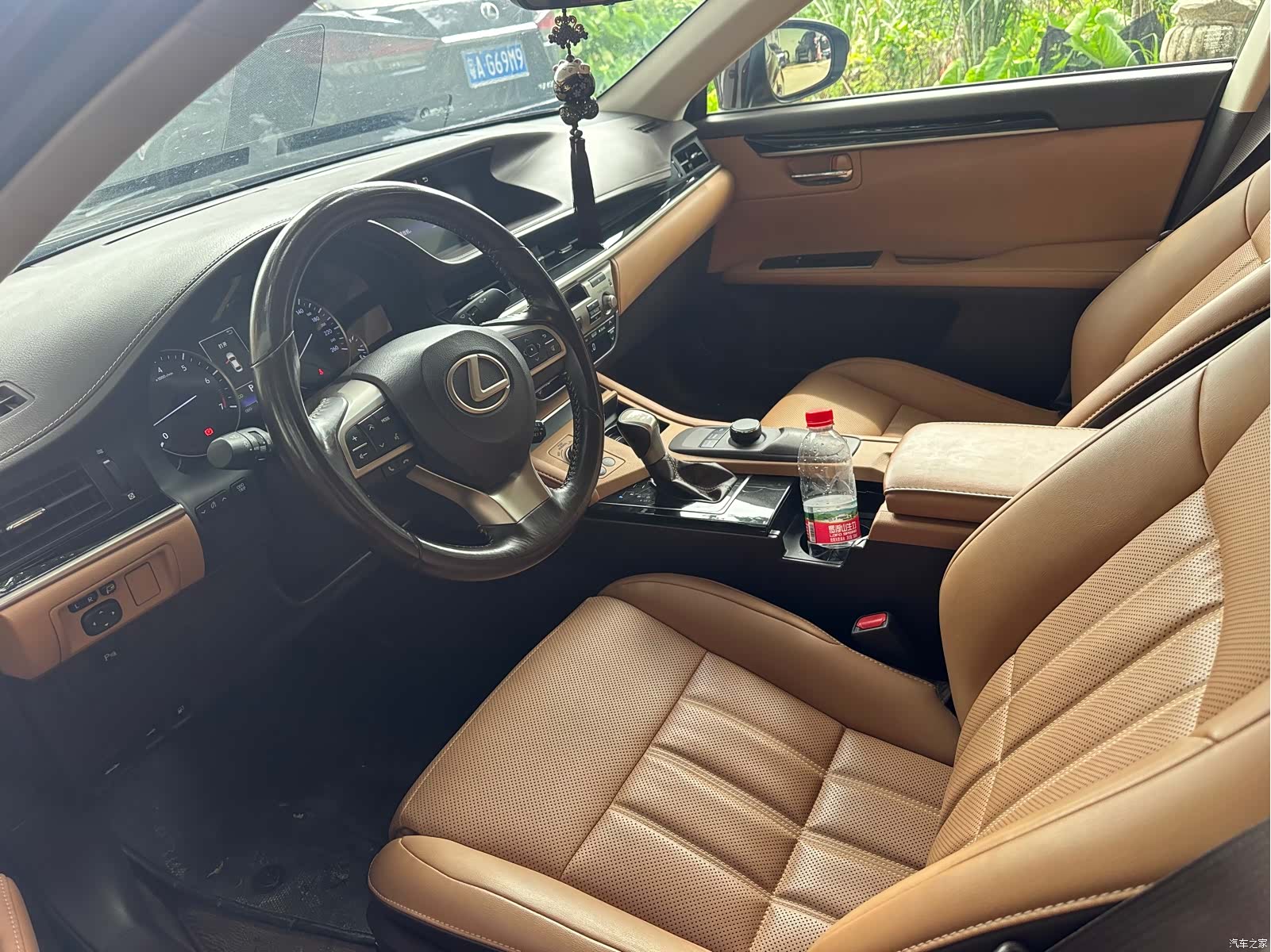 Lexus ES, 2018 все фото