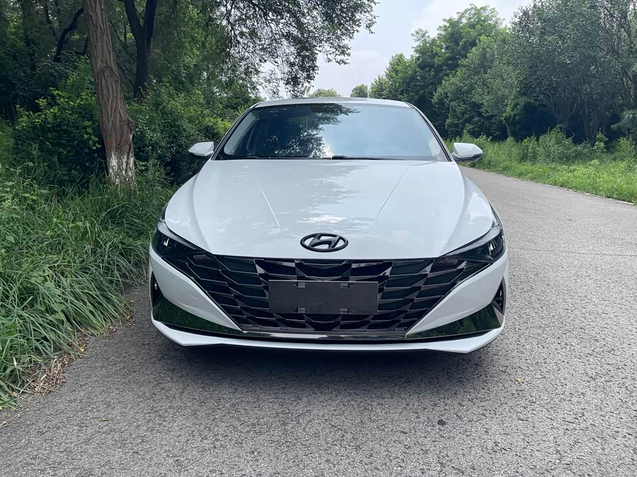 Hyundai Elantra 2023, фото 3