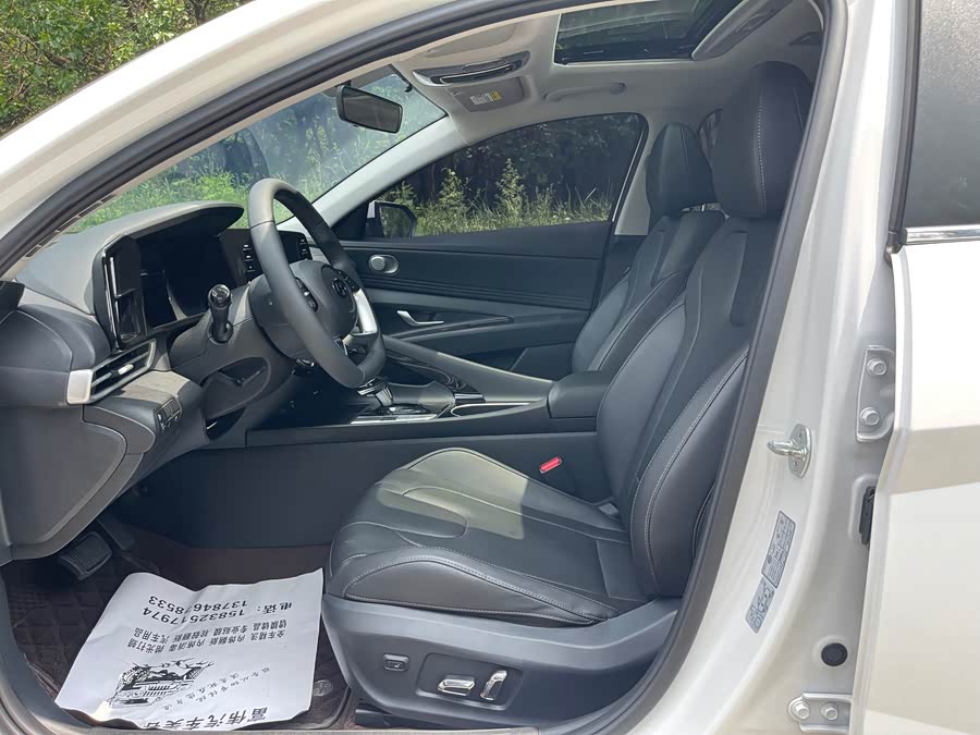Hyundai Elantra 2023, фото 5