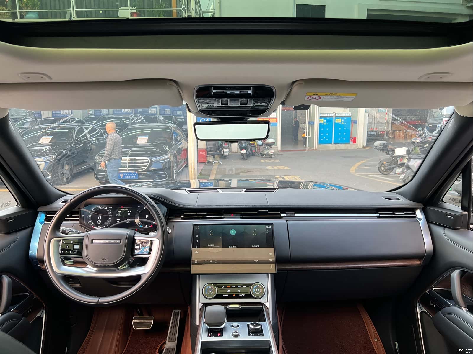 Land Rover Range Rover, 2023 14