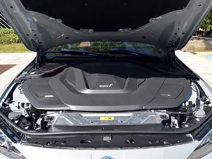 BMW i4 2023 eDrive40