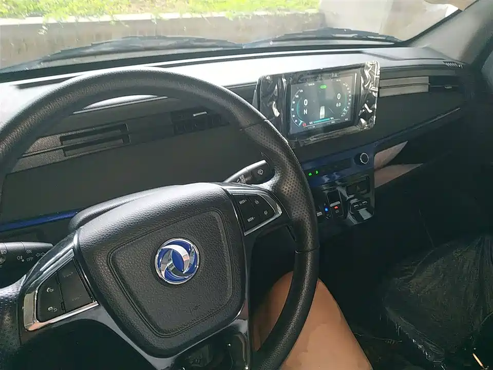 Dongfeng Yufeng EM27