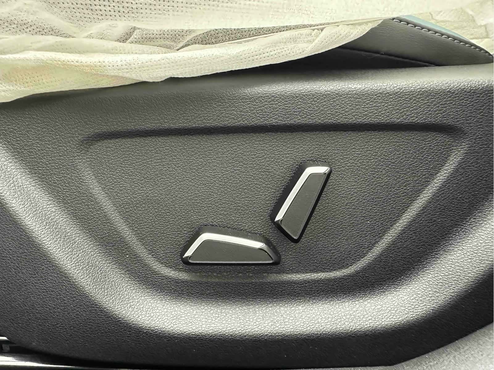Geely Emgrand, 2023 11