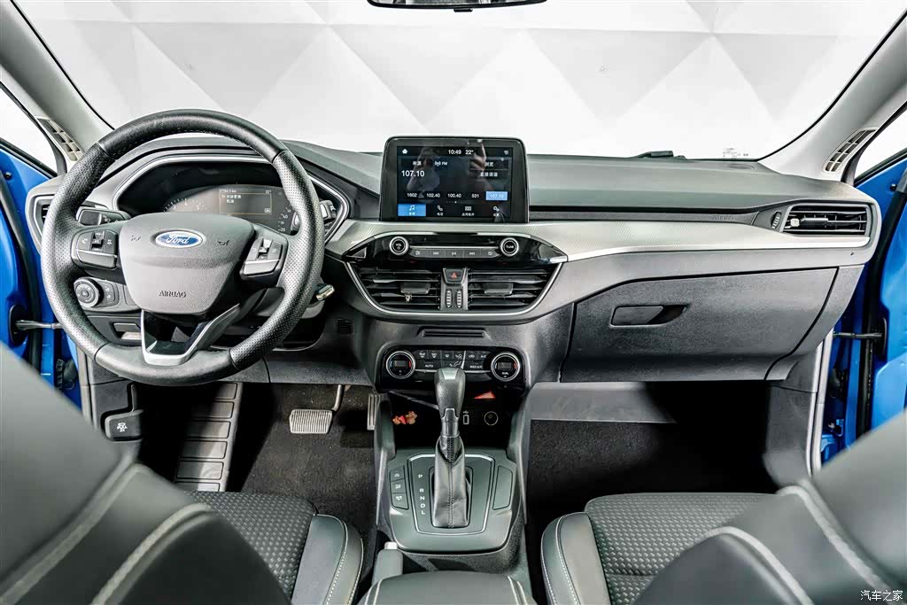 Ford Focus, 2019 12