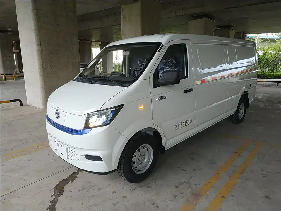 Dongfeng Yufeng EM27