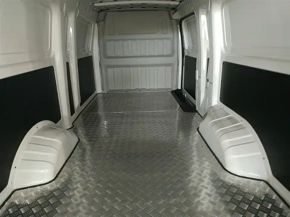 Dongfeng Yufeng EM27