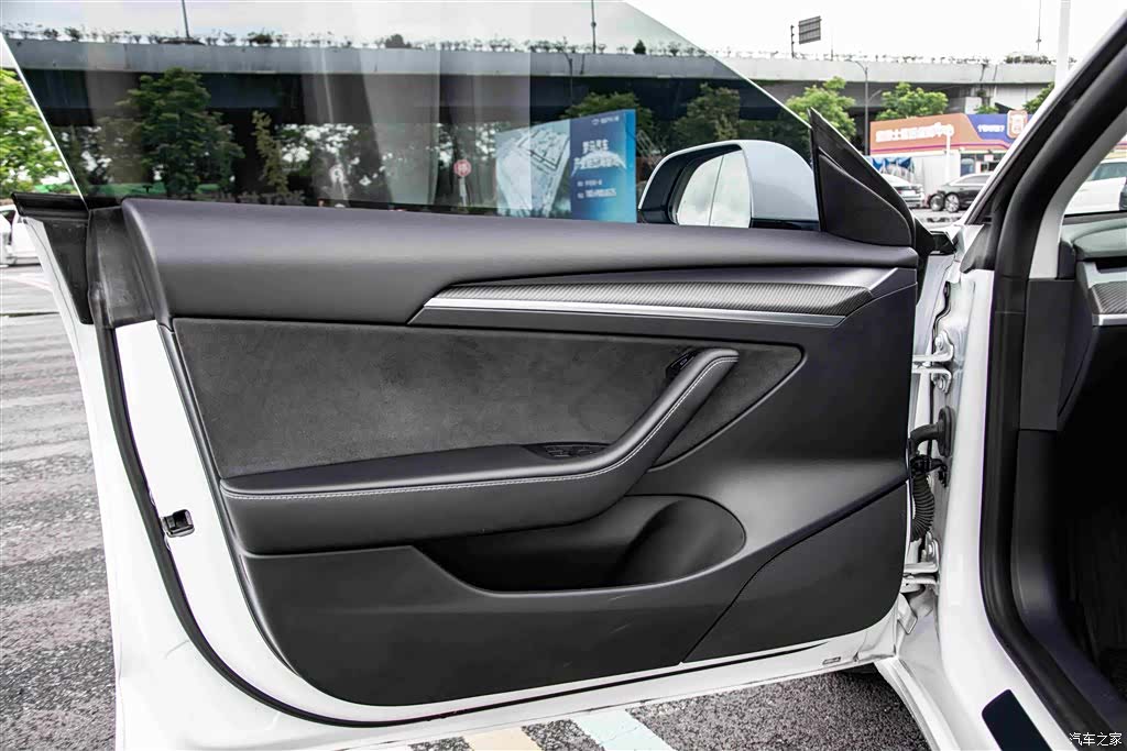 Tesla Model 3, 2022 13