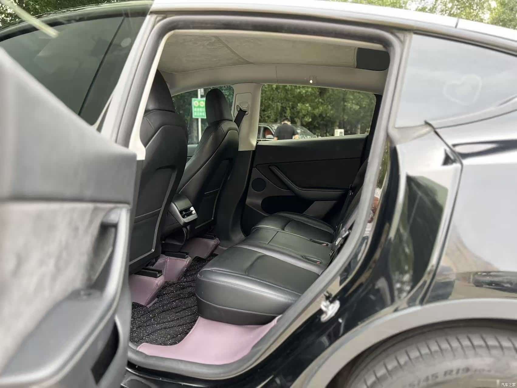 Tesla Model Y, 2023 все фото