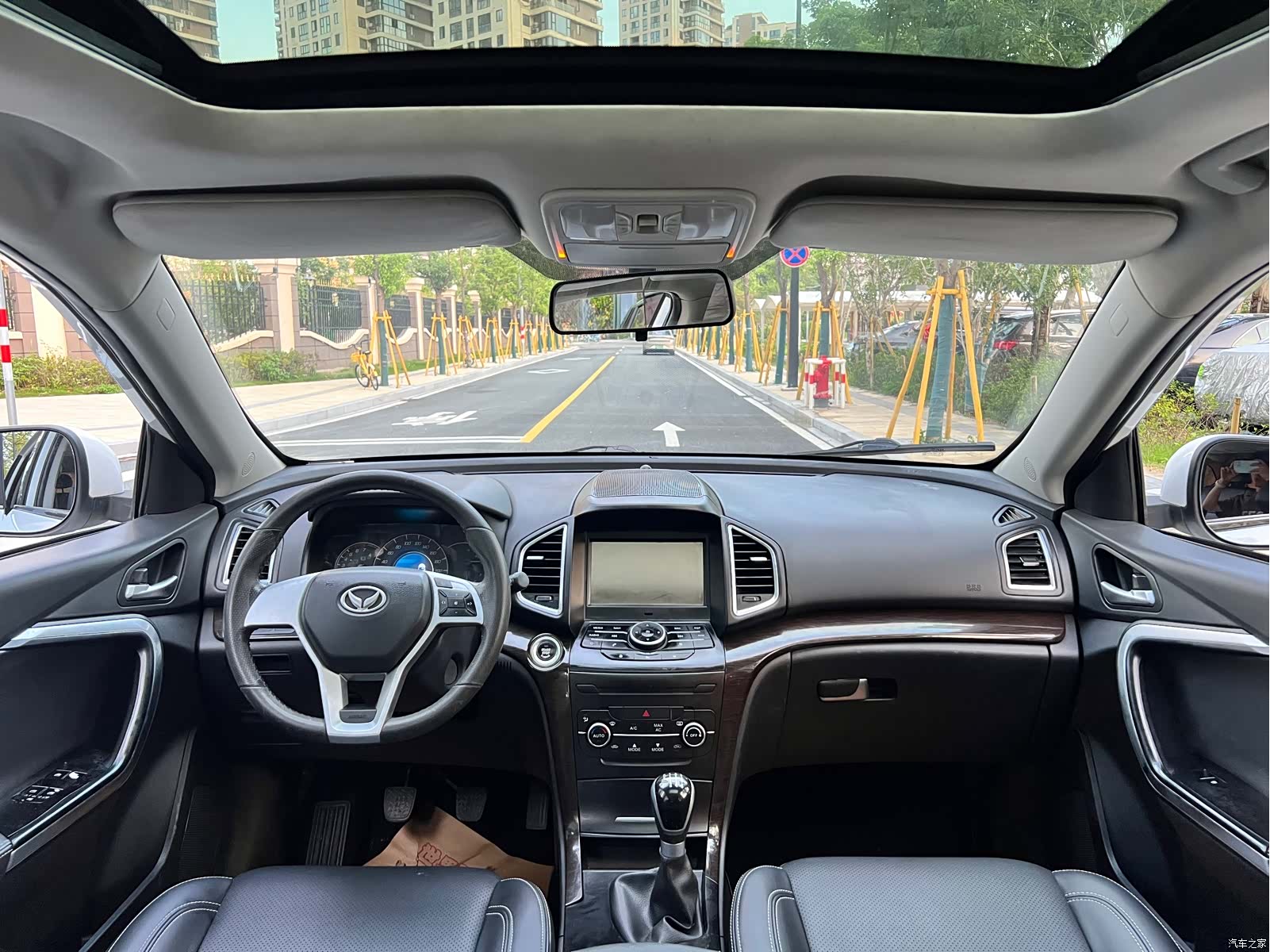 BAIC S6, 2016 13